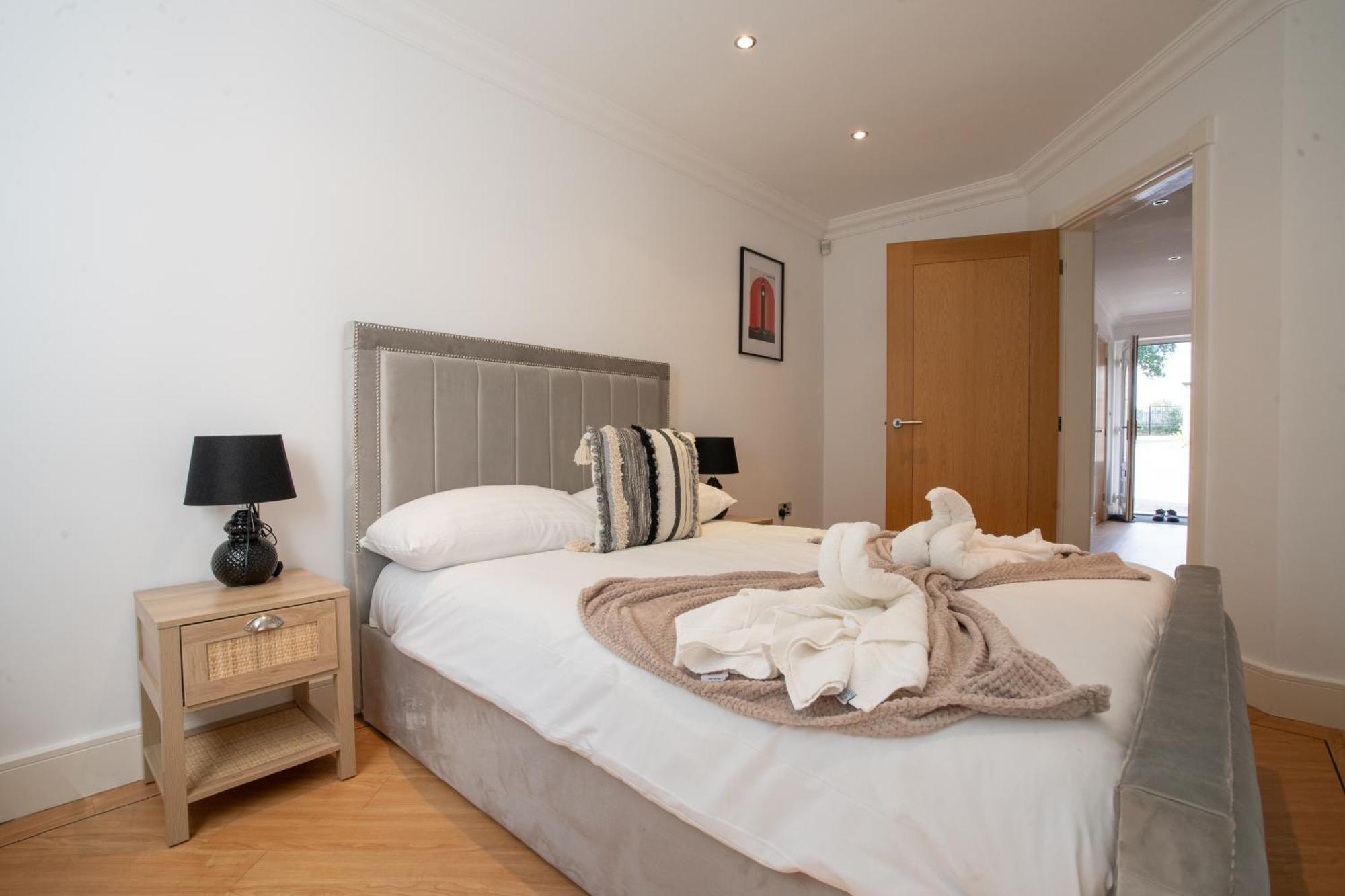 马斯顿格林Emirates House, Luxe 5 Bed, With King Sized Beds, Next To Aiport & Nec, Jlr 5 Mins别墅 外观 照片